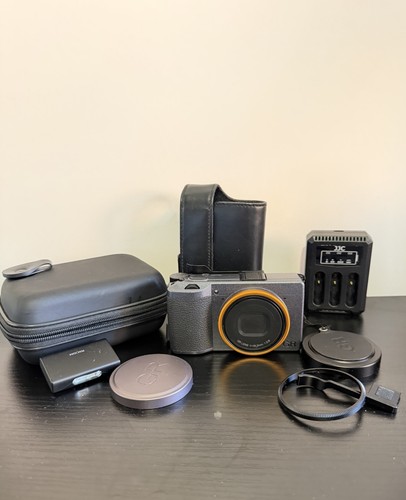 Ricoh iii 2mp - gr,