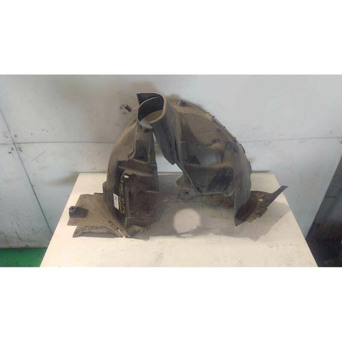 Left front wheel arch mercedes - wheel,