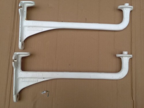 Pair dauntless cast - of, iron
