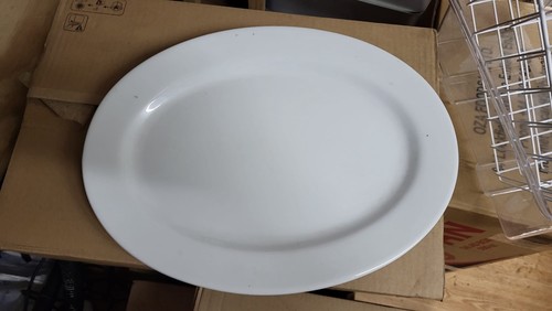 Round cafe white plates - cafe,