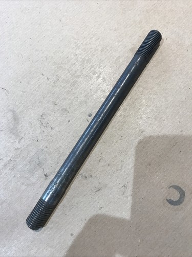 Jaguar engine cylinder head - jaguar,