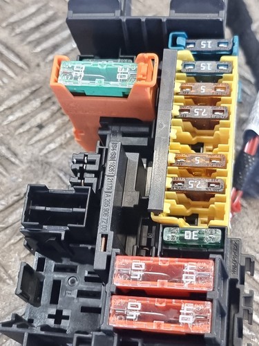 Mercedes e220 fuse - fuse, box