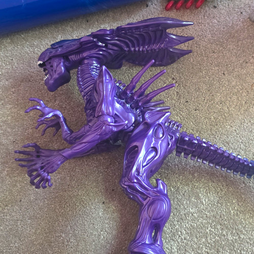 Purple alien xenomorph queen - alien,