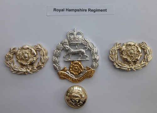 Cap collar badge - &, badge,