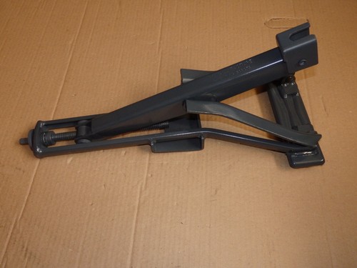 Type jaguar metallifacture - e,
