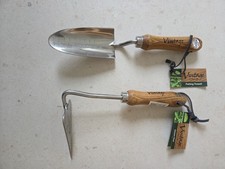 Wyevale Vintage Potting Trowel & Onion Hoe Wooden Handled Garden Hand Tools