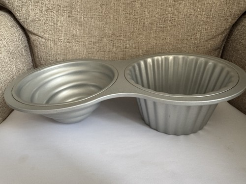 Wilton giant cupcake pan - cupcake,