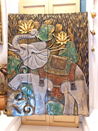 Large hand carved solid - v,