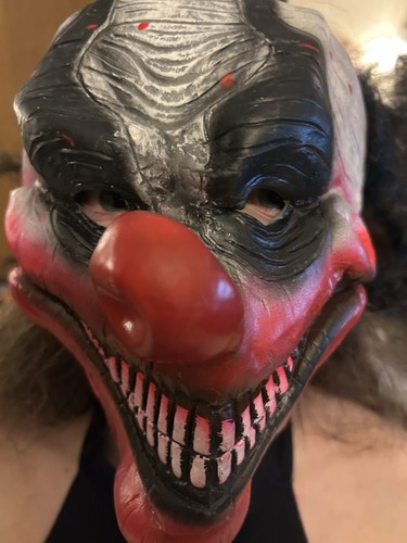 Scary clown mask - scary,