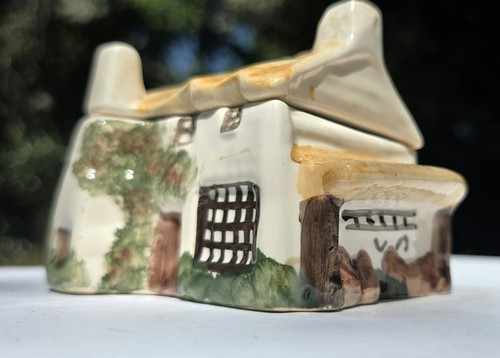 Hand painted glazed ceramic - hand-painted,