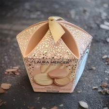 Laura Mercier Divinely