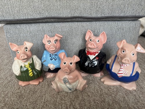 Full set natwest pigs - set,