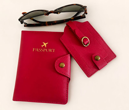 Red faux leather passport - red,