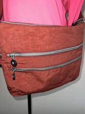 Kipling Alvar Medium Women
