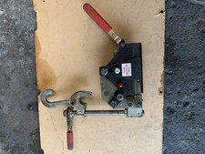 Wheel chair clamp minibus