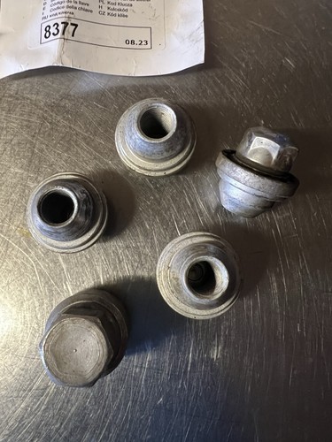 Hyundai i10 wheel locking - locking, nut