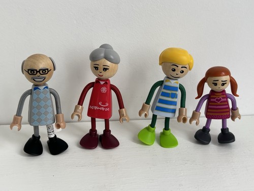 Small foot toy figures - 4,