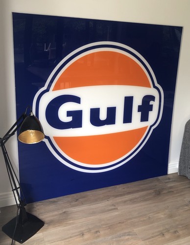 Gulf garage forecourt - gulf,