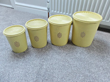 VINTAGE TUPPERWARE SET OF 4