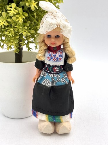 Vintage dutch souvenir doll - souvenir,