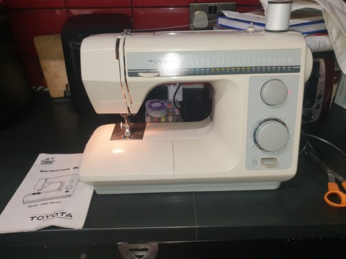 Working toyota sewing machine - working,