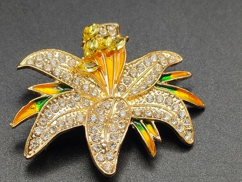 Gold lily flower brooch - gold,