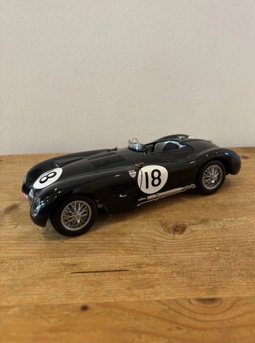 Autoart scale 85387 - 1:18,