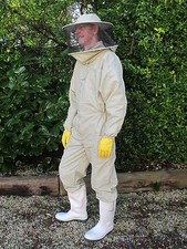 PREMIUM QUALITY Beekeeping