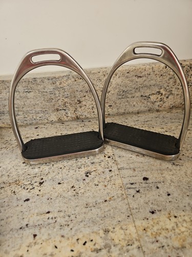 Filling stirrup irons with - stirrup,