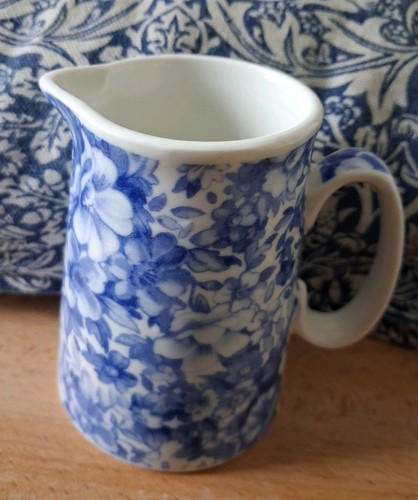 Abbeydale blue floral cream - floral,