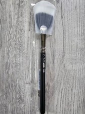 MAC Synthetic Duo Fibre Fan