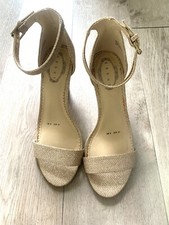 DEBUT GOLD SPARKLY ONE STRAP SHOES SIZE 4