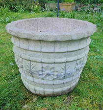 Vintage Round Concrete Floral/