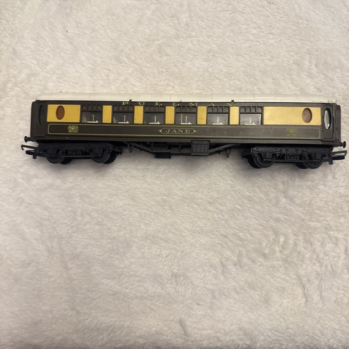 Triang r228 pullman - coach, jane