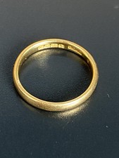 Vintage 1962 22ct Gold Band