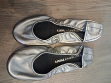 REDUCED again Handy grey Butterfly twist flats RRP £20 size large 7 /8 /9 in VGC