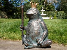 Frog King Prince Crown Garden