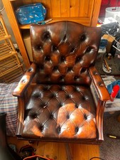 Chesterfield style swiverling - style,