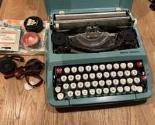Typewriter- SCM Smith Corona =