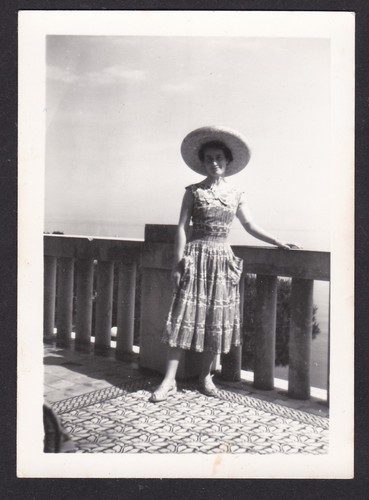 Vintage c1950s photo lady - vintage,