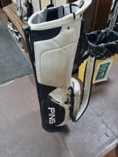 Ping Hoofer Light Golf Bag In Excellent Condition with Rain Cover