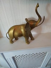 BIG HEAVY BRASS ELEPHANT HAS