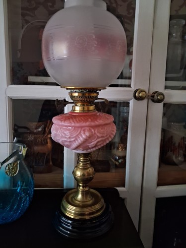 Pretty victorian oil lamp - victorian,