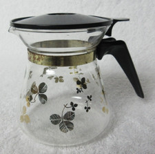 Small Pyrex Glass Lidded Jug/ Coffee Pot with Leaf Pattern *10cm Tall