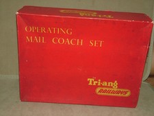 TRI-ANG RAILWAYS R 323 OPERATING ROYAL MAIL COACH SET BOXED