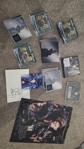 Robbie williams signed - robbie, bundle