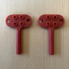 Vintage Lego Windup Motor Keys x2 from 1980’s. Part bb0047 / 4234