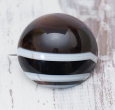 Victorian Antique Large Banded Polished Agate Cabochon Dome Brooch/Pin c.1880
