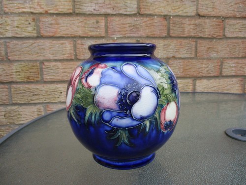 Moorcroft anenome blue - on,