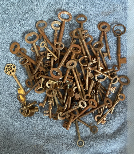 Job lot vintage keys - vintage,